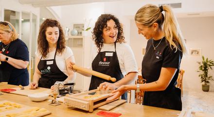 Rome: Three-Hour Pasta-Making Class with Local Chef including Drinks, Appetizers & Gelato