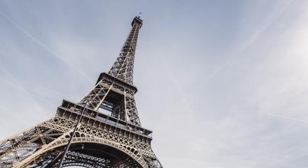 Paris in a Day with Skip-the-Line Louvre Tour, Eiffel Tower, Montmartre & Seine River Cruise