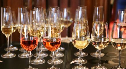 Mornington Peninsula Winery Bus Tour Including Lunch With A Glass Of Wine 