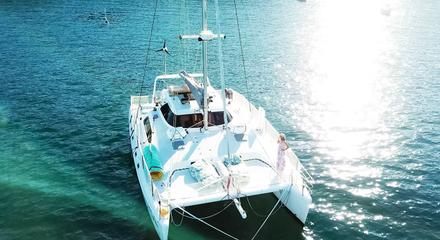 Luxury Vivid Cruise 2024 onboard private sailing Catamaran BYO