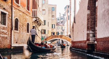 Venice in a Day With St. Mark's Basilica, Doge's Palace, & Gondola Ride