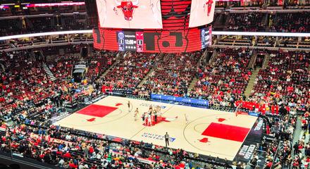 Chicago: Witness an Chicago Bulls National Basketball Association Game at United Center