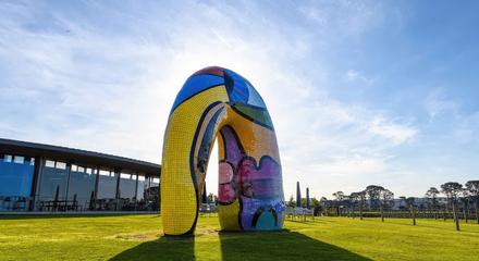 Mornington Peninsula. Luxury Lunch, Wine and Sightseeing Tour. Private Tour of 4