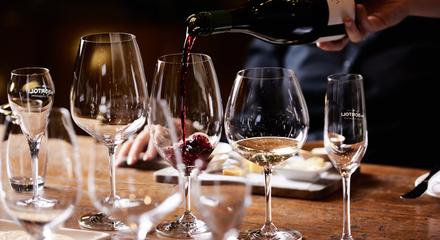 Yarra Valley: Ultimate Behind the Scenes Tour & Wine Blending Interactive Experience at De Bortoli Wines