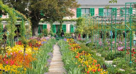 Giverny and Monet’s Garden Half-day trip from Paris in a Small-Group