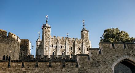 Complete Tower of London Tour: Opening Ceremony, Early Access Crown Jewels & River Cruise
