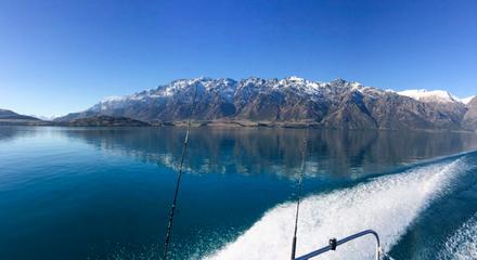  Queenstown: Thrilling Three-Hour Fishing Experience on Shared Charter with Refreshments