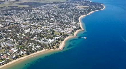 Scenic Flight 4 - Cowes, Seal Rocks, Penguins & GP Circuit