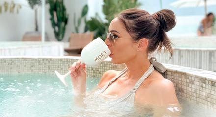 TANK Bathhouse & Lunch PLUS Luxury Bus from Brisbane