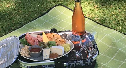 St Hallett Luxury Picnic Hamper Packs (TC)