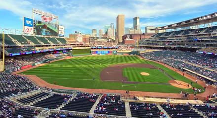 Minneapolis: Witness an Minnesota Twins Major League Baseball Game at Target Field