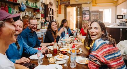 Barcelona: Explore the Gracia District on a Three-Hour Spanish Food Tour with Drinks 