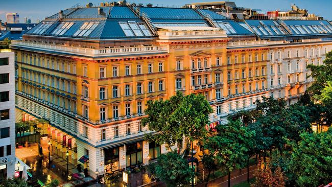 Luxurious Heritage Vienna Escape in the Heart of the City with Rooftop ...