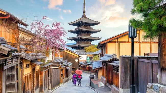 Japan Highlights with Shinkansen Journey & Osaka Castle | Luxury