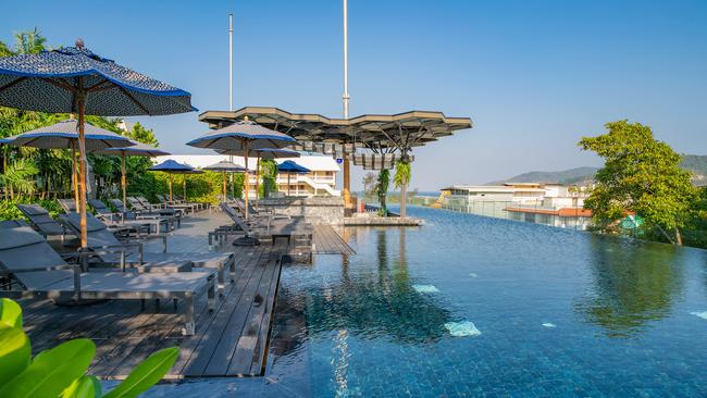 Stylish Phuket Escape near Bangla Road With Rooftop Bar & Infinity Pool