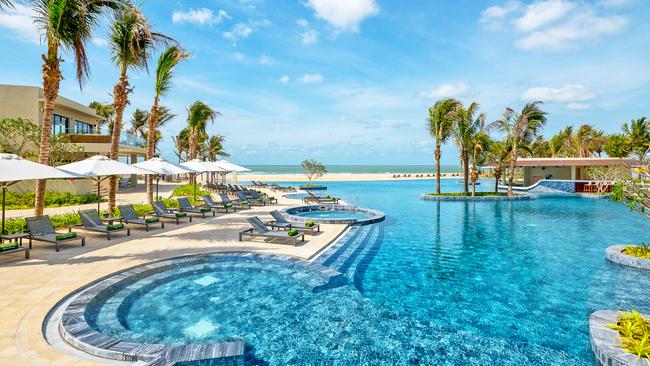 Vietnam All-inclusive Beachfront Luxury With Daily Free-flow Drinks 