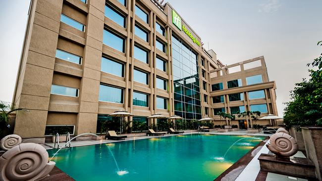 Elegant Five Star India Escape with Rooftop Bar Amritsar