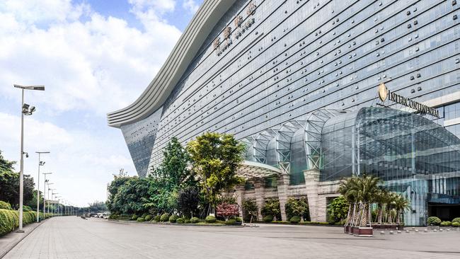 Contemporary Chengdu Stay at World's Largest Building with Ocean Park China