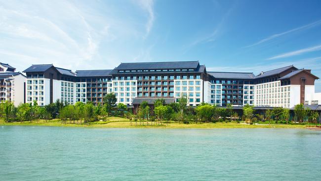 Luxurious Lakeside China Stay with Indoor Pool & Fitness Centre Wuxi