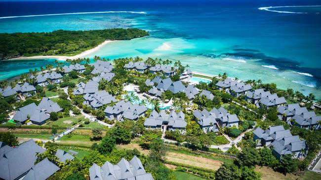 Five-Star Beachfront Fiji Resort with 18-Hole Championship Golf Course ...