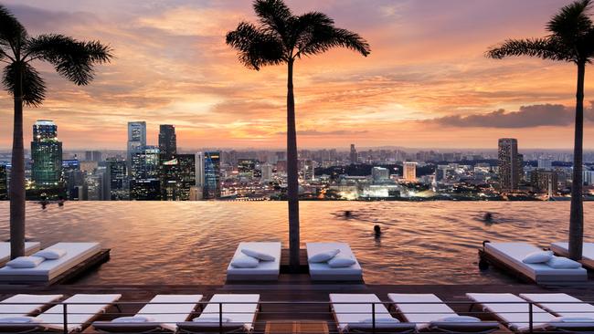 Marina Bay Sands Singapore Glamour with Rooftop Infinity Pool