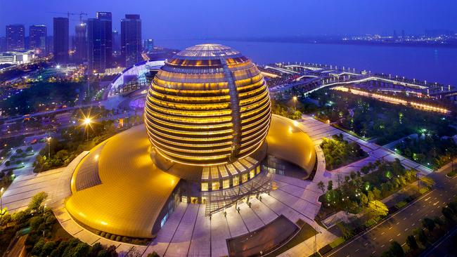 Striking Five Star Hangzhou Hotel with Restaurants  China