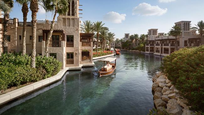 Dubai Jumeirah Summerhouse Oasis Retreat with Exclusive Private Beach United Arab Emirates