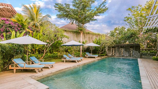 Idyllic Nusa Dua Getaway with One-Way Airport Transfer, Balinese ...