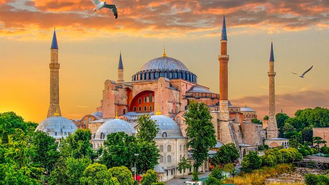 Türkiye 11 Day Luxury Highlights Tour from Istanbul to Cappadocia with Gallipoli Visit