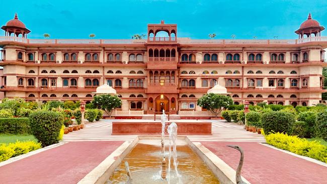 Regal Rajasthan Palace Retreat with Daily Farm-to-Table Dining & Unique ...