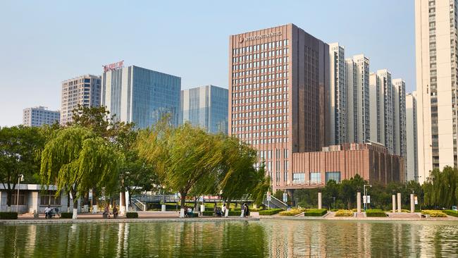 Contemporary China Stay in the Heart of Tangshan Near South Lake