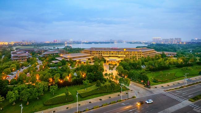 Xuzhou Lakeside Stay Minutes from Han Dynasty Heritage Sites China