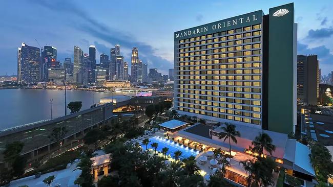 Five Star Mandarin Oriental Luxury in Singapore's Marina Bay with Forbes Award Winning