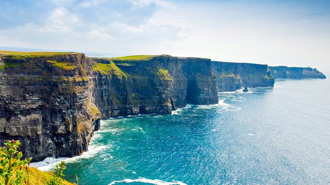 Ireland Highlights Tour with Giant's Causeway & Blarney Castle | Luxury