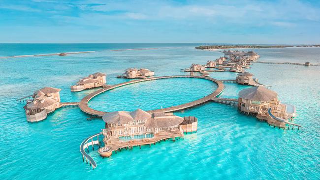 Maldives Award Winning Five Star Resort with 13 Gourmet Restaurants & Palatial Villas