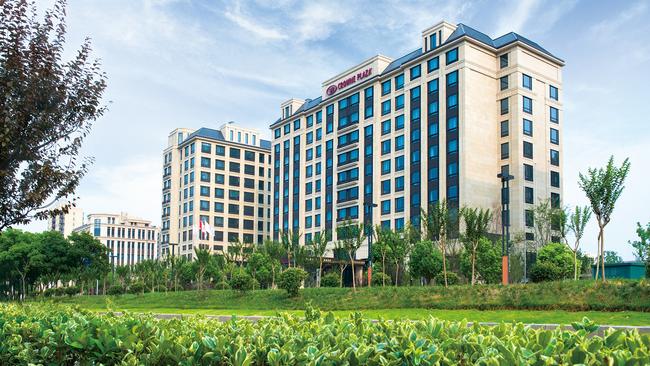 Soothing Shanghai Pujiang Stay with Verdant Garden Views China
