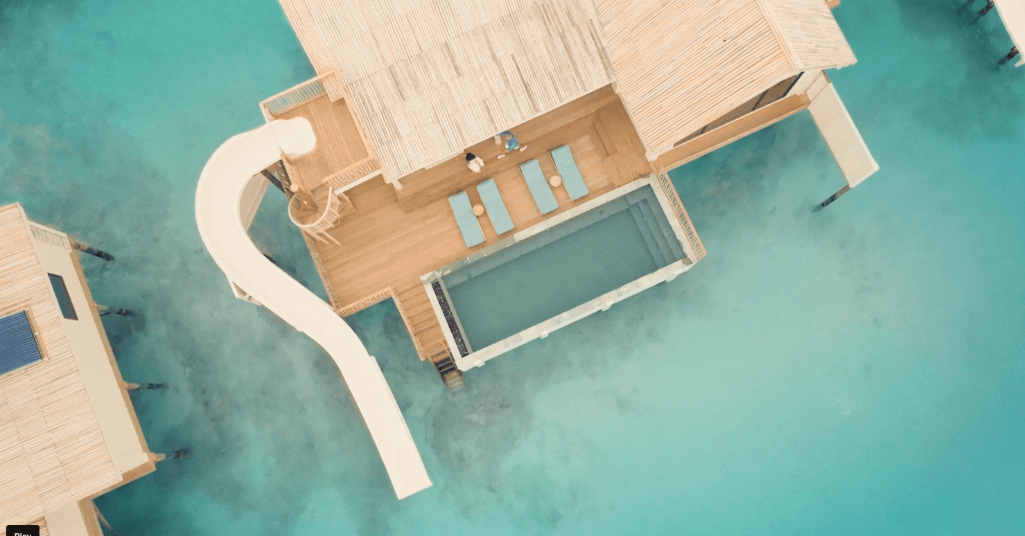 <p>Discover the <em>world’s best</em> holidays</p>
