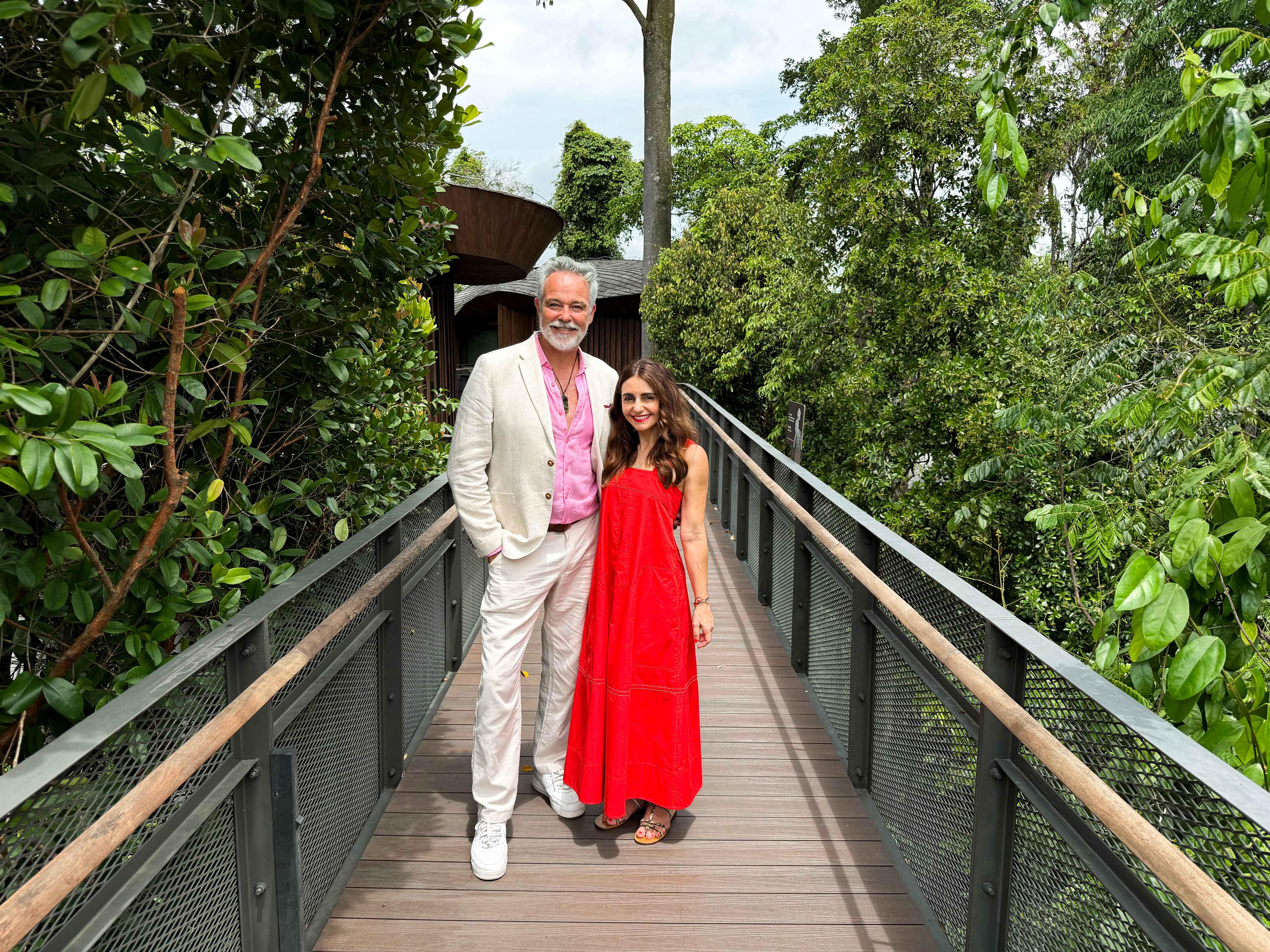 <p>This Week: Discover <em>Singapore</em></p>
