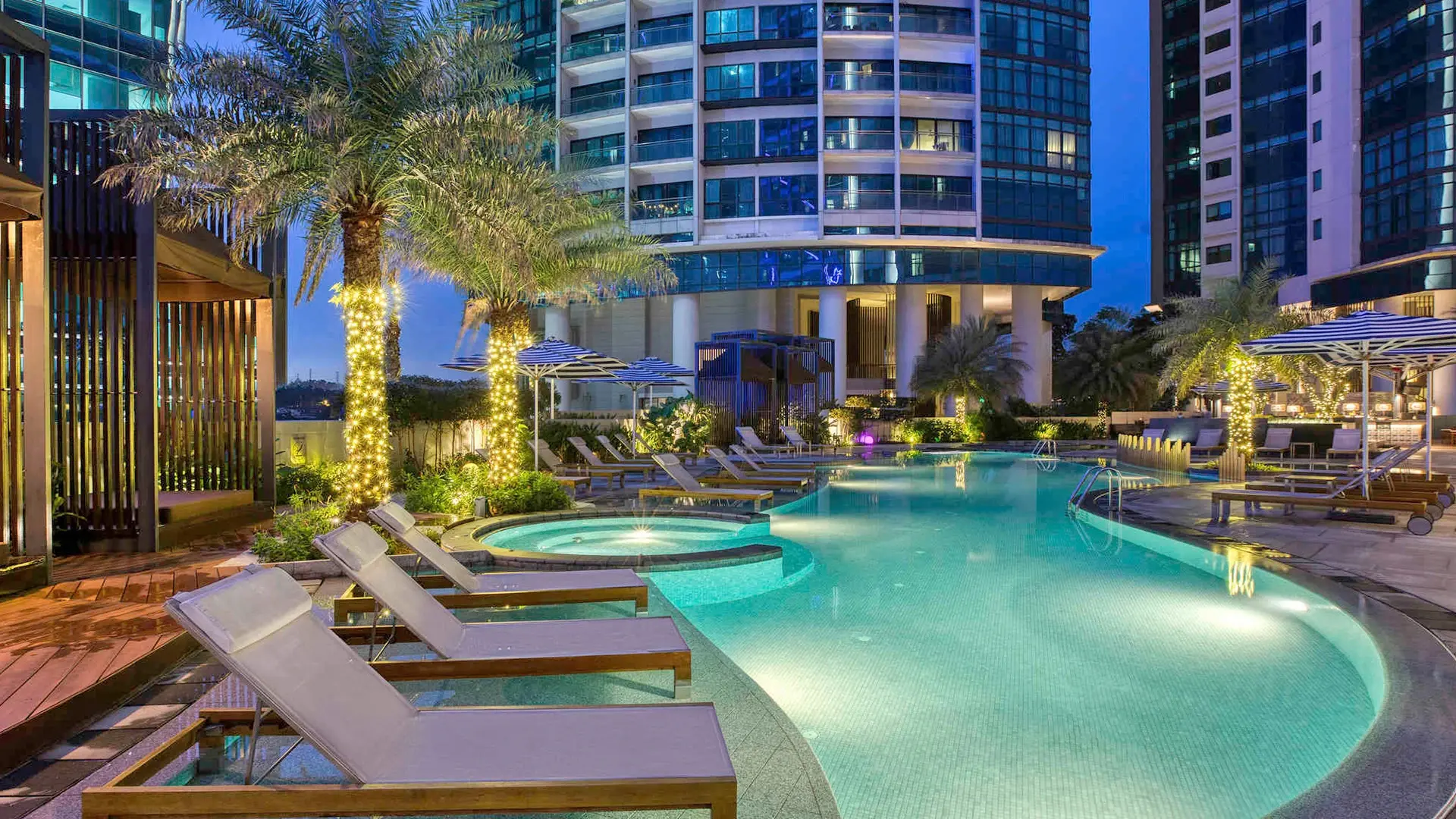 <p>Your Next <strong><em>Luxury</em></strong> <br> City Escape Awaits</p>
