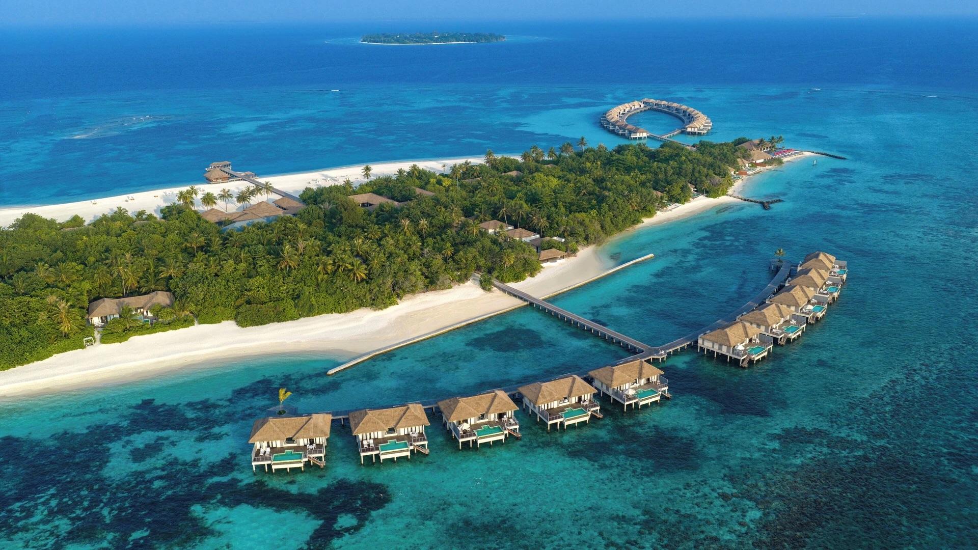 <p>Win a Luxury Escape to the <em>Maldives</em> + travel insurance for your trip</p>
