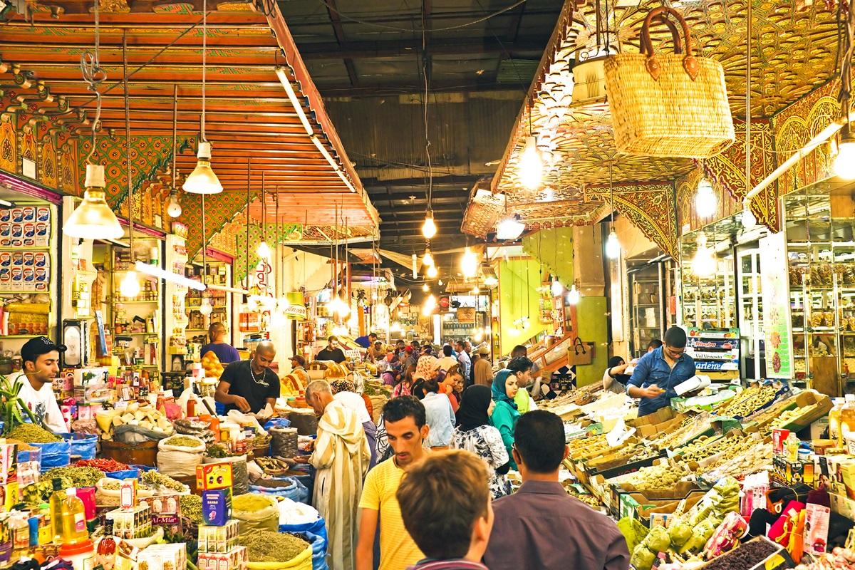 7 Reasons a Food Tour is The Best (and Most Delicious) Way to Travel 