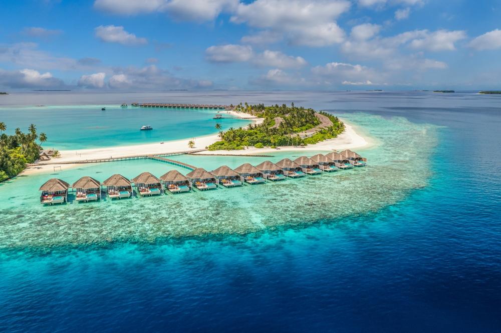 <p>Win flights to the <em>Maldives</em> + bubbles to toast your trip</p>
