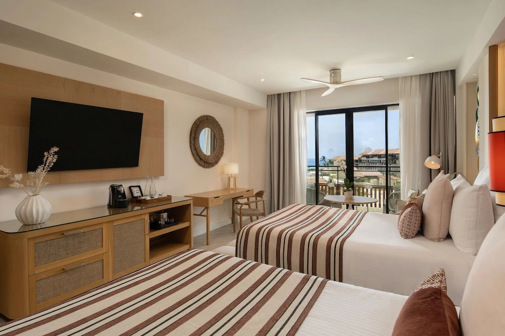 Junior Suite Partial Ocean View, photo 4