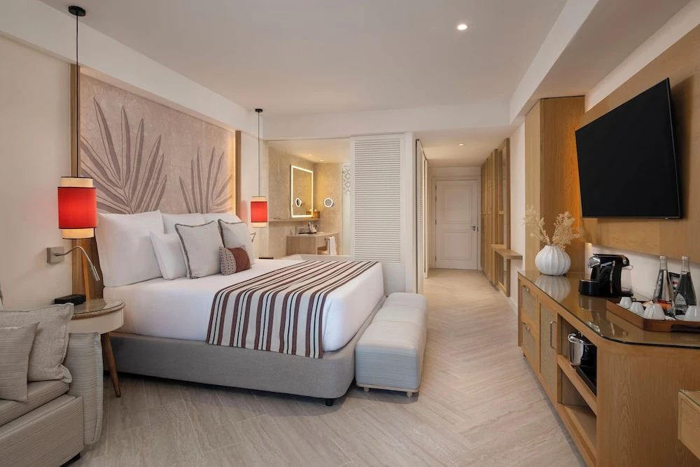 Junior Suite Partial Ocean View, photo 2