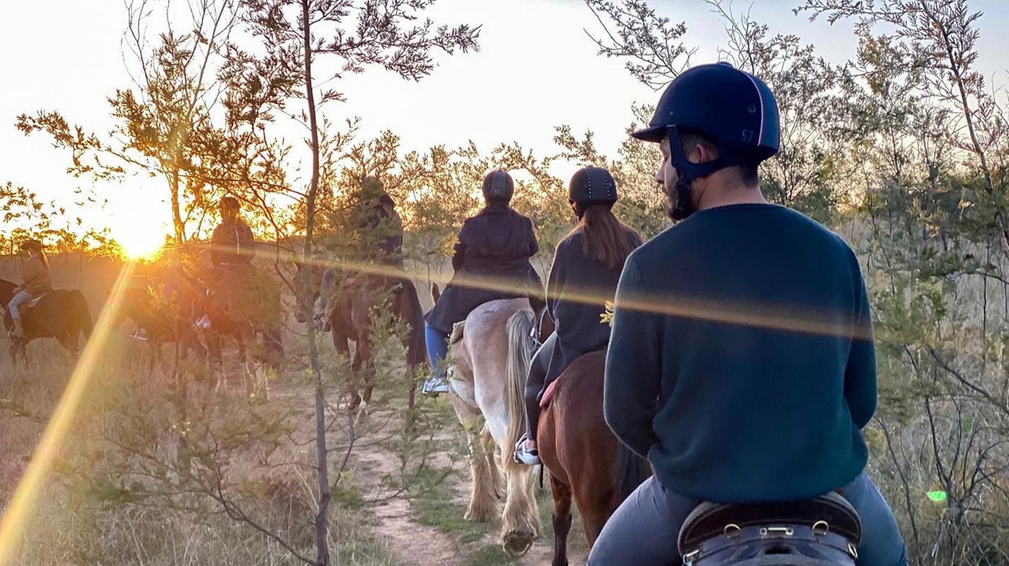Hunter Valley: 75-Minute Sunset Group Horse Ride Experience