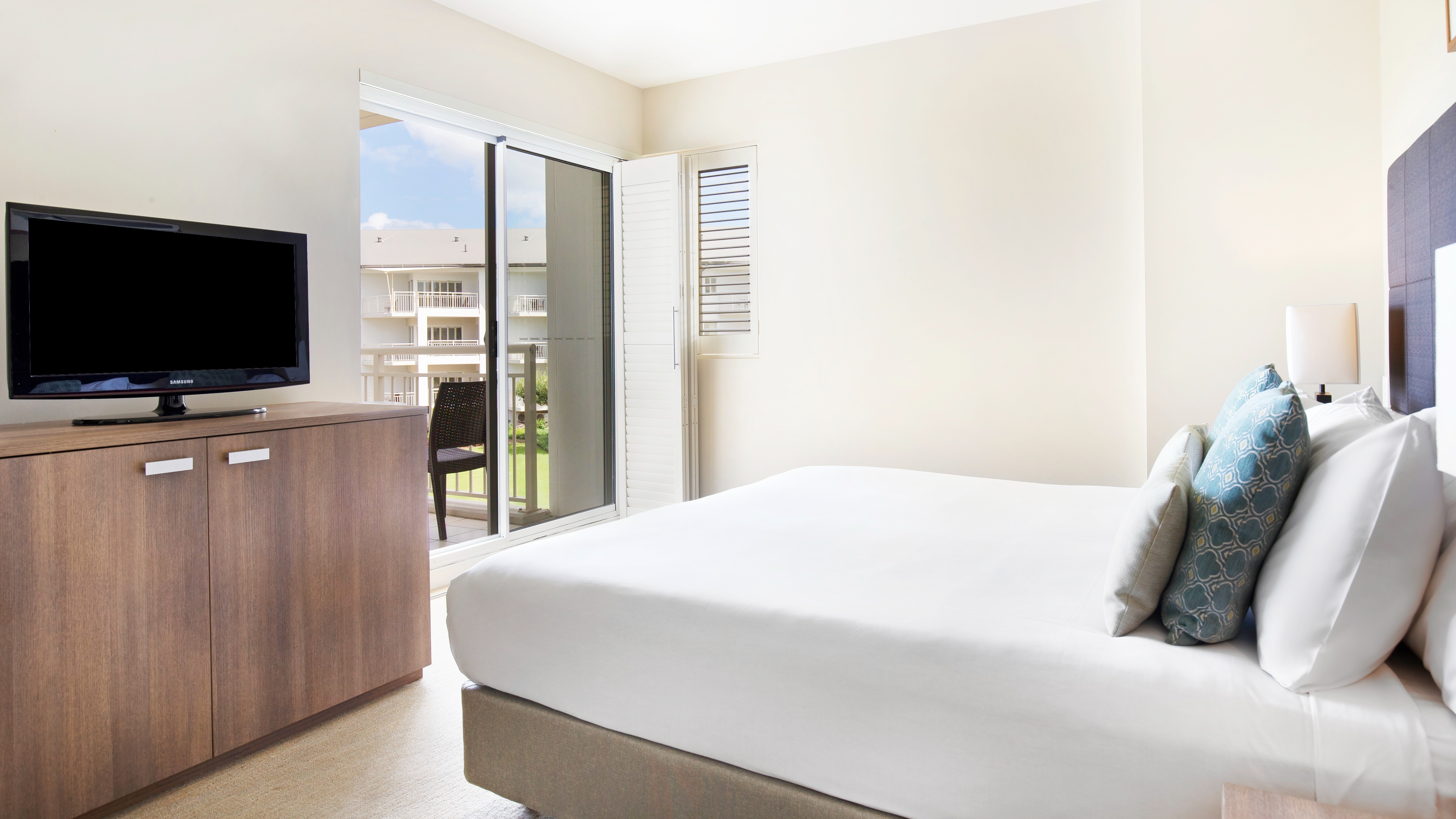 Tweed Coast Glamour: Kingscliff Beachside Escape with Lagoon Pool ...