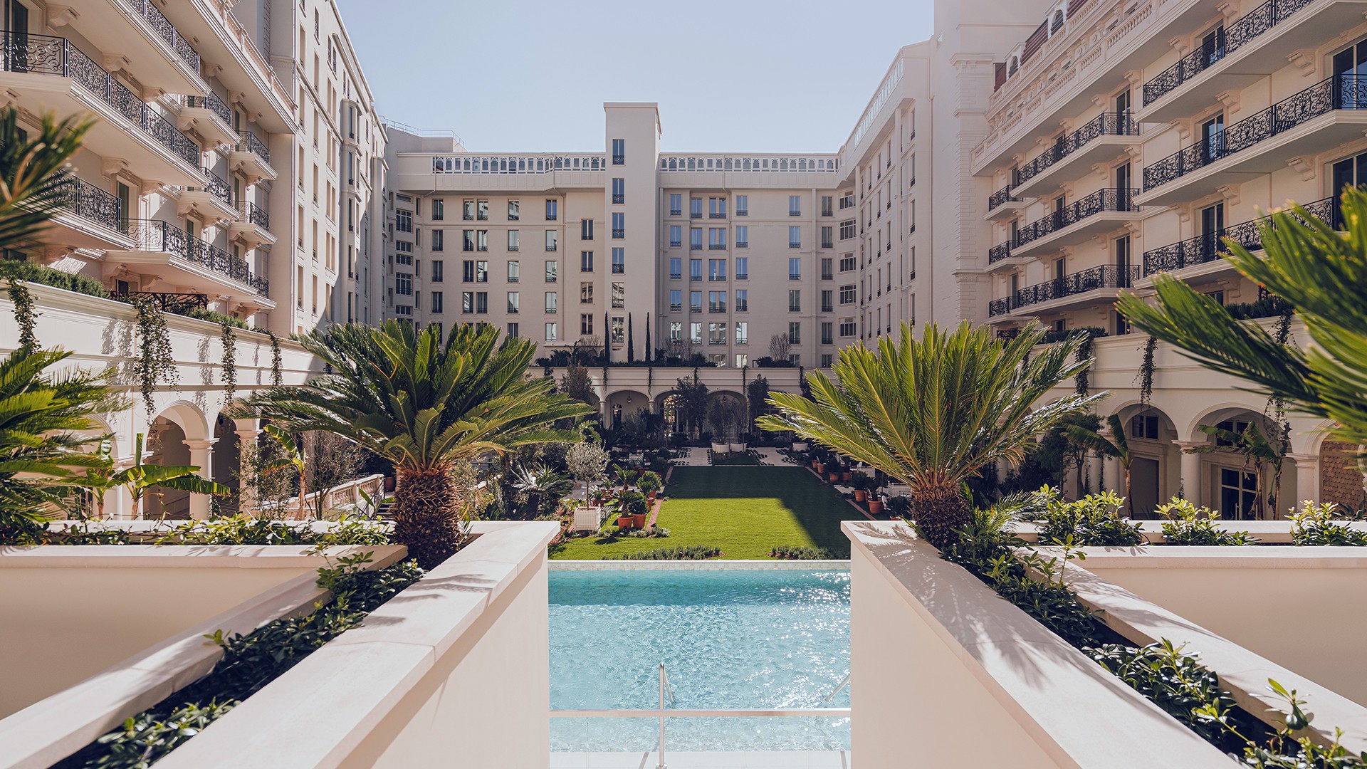 Five-Star Cannes Opulence on the Famous La Croisette with Five