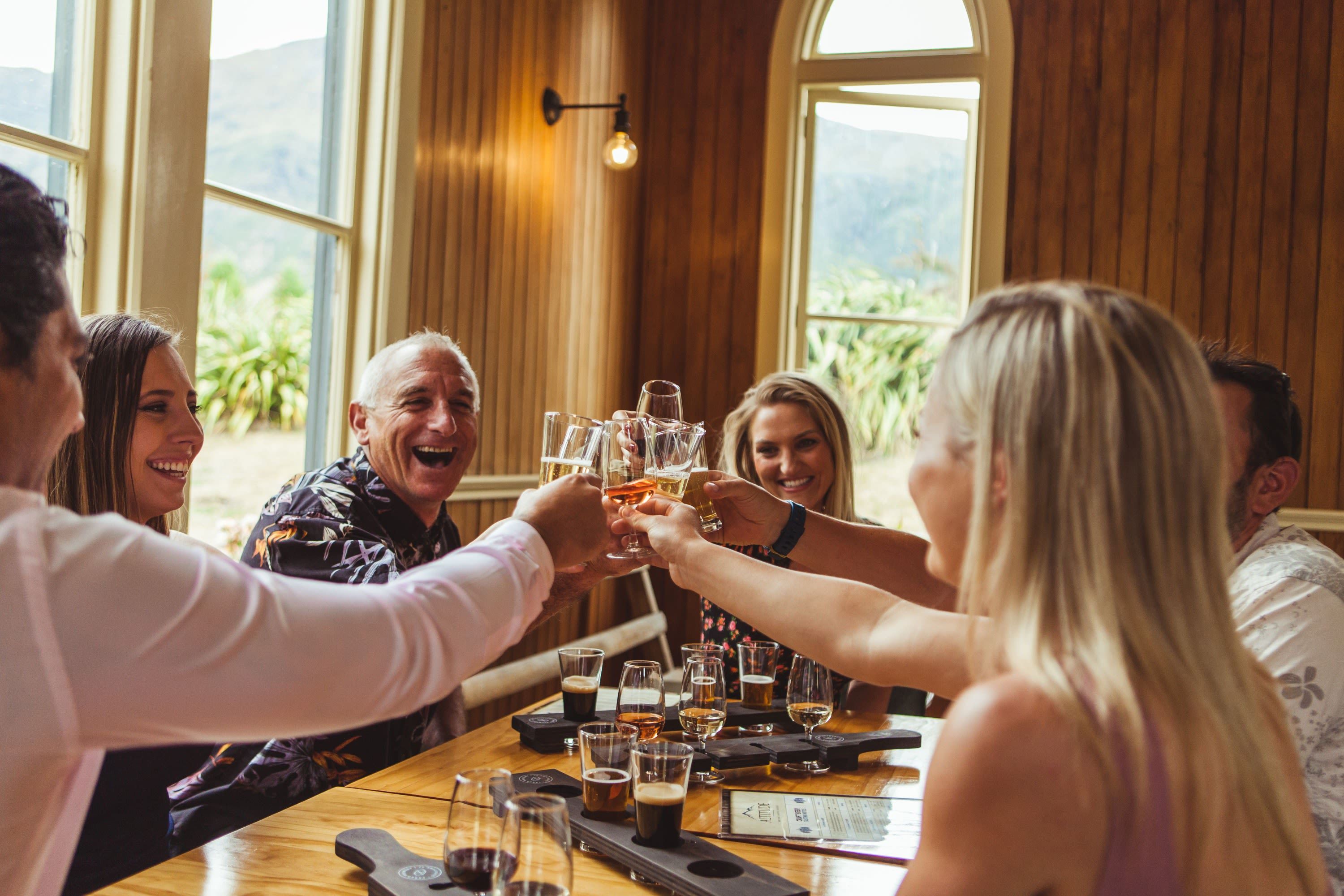 Queenstown Twilight Beer & Wine Tour – 3 Tastings & Platters