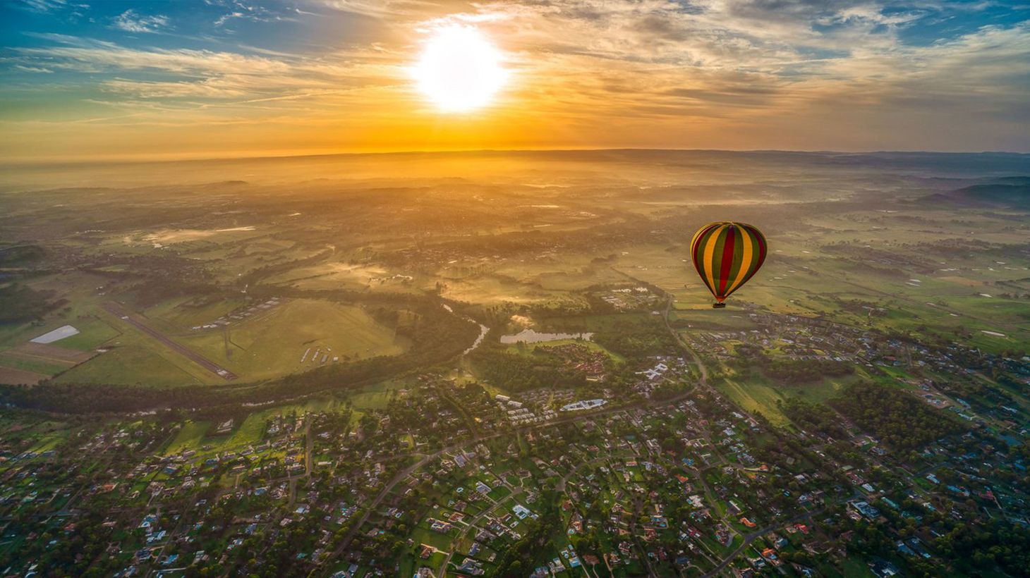 Scenic Sunrise Balloon Flight & Breakfast over Camden Valley 1