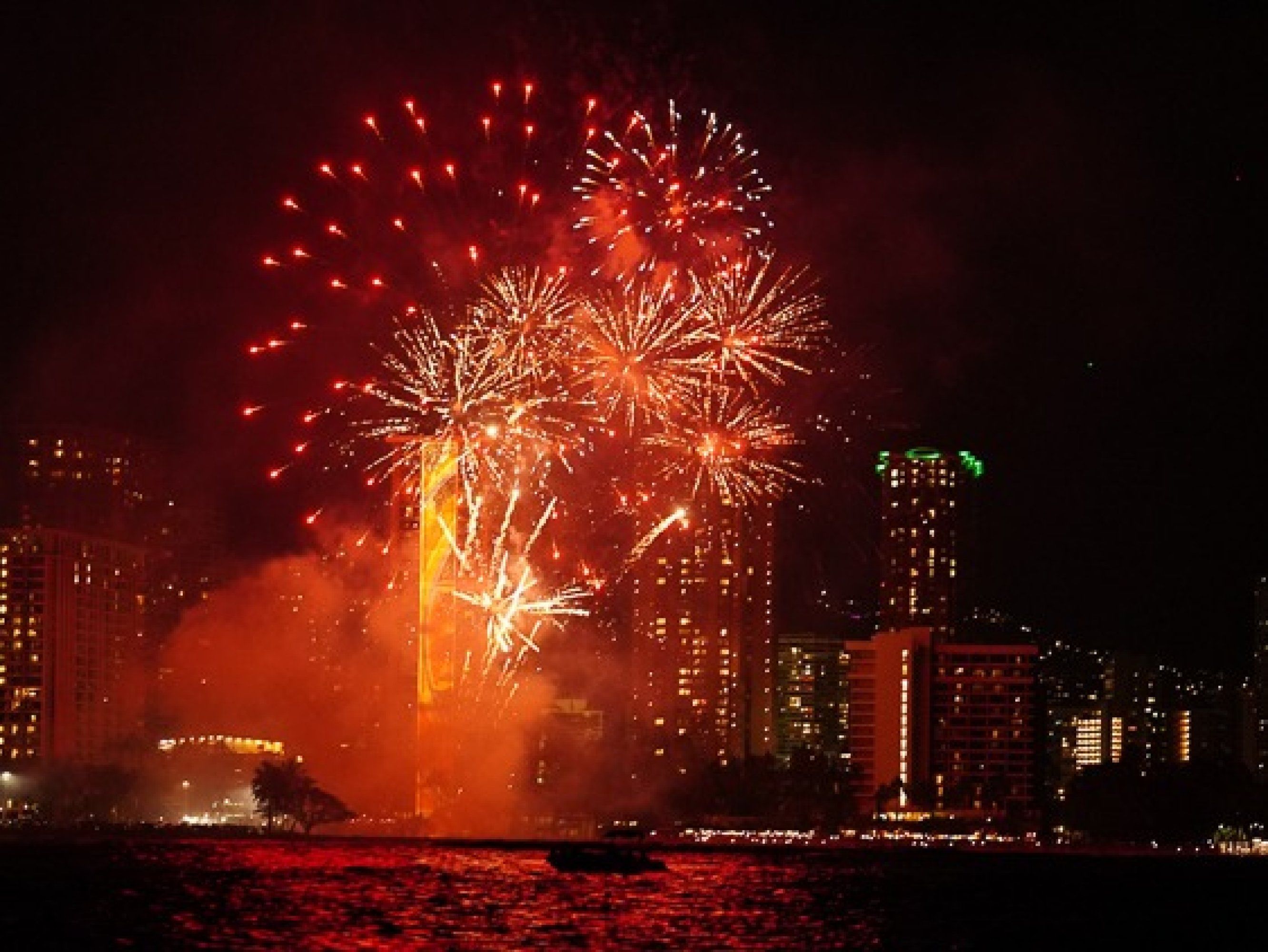 Waikiki Friday Night Fireworks Cruise
